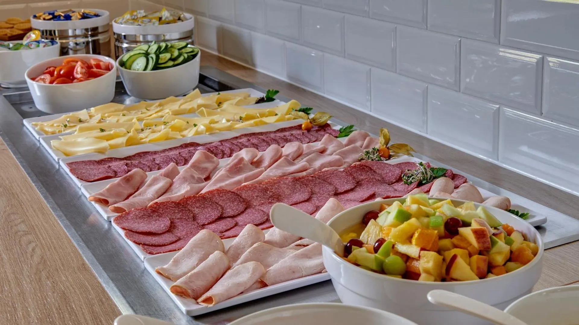 Holiday Inn Express Cologne Troisdorf By Ihg Отель
