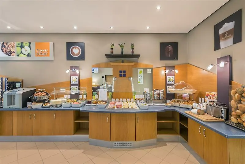 Holiday Inn Express Cologne Troisdorf By Ihg Отель