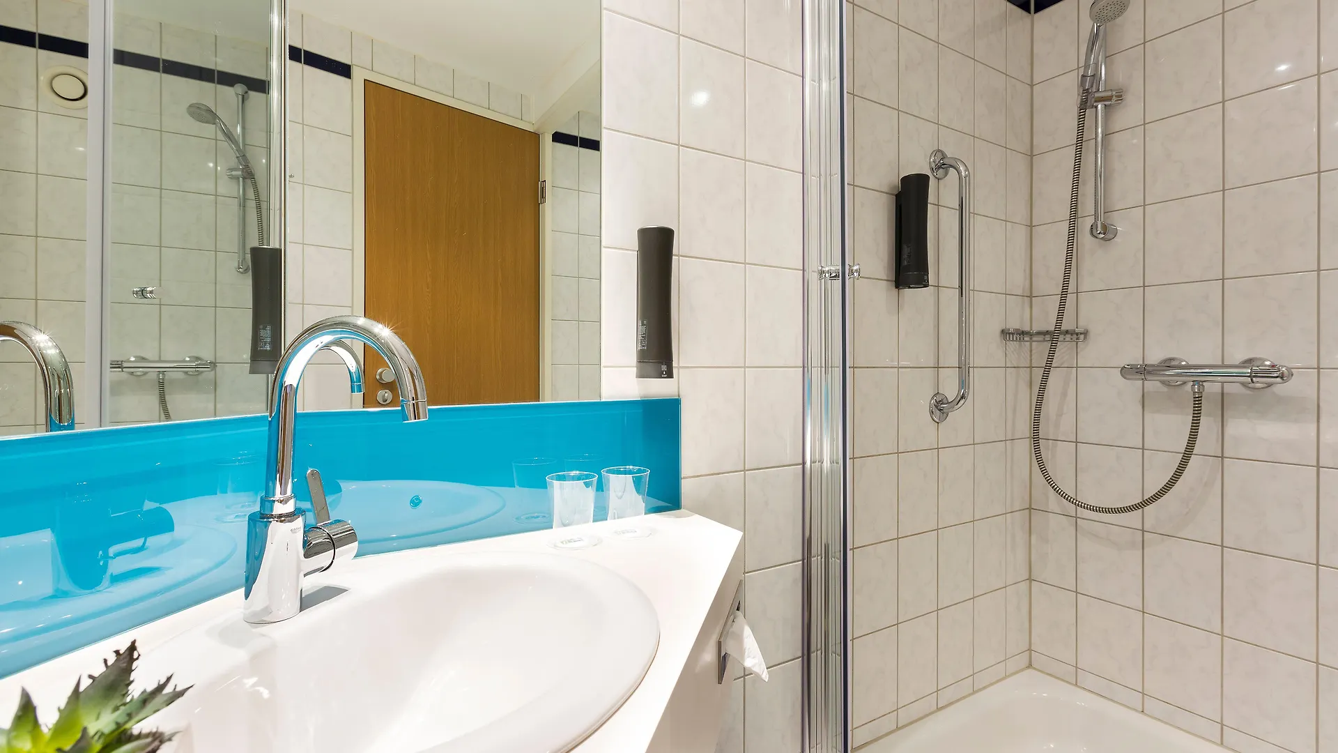 Holiday Inn Express Cologne Troisdorf By Ihg