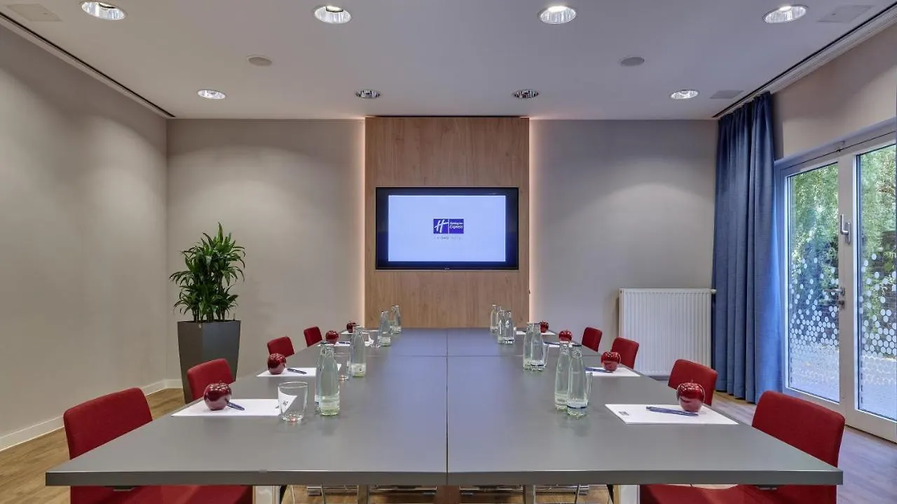 Holiday Inn Express Cologne Troisdorf By Ihg 3*,  Németország